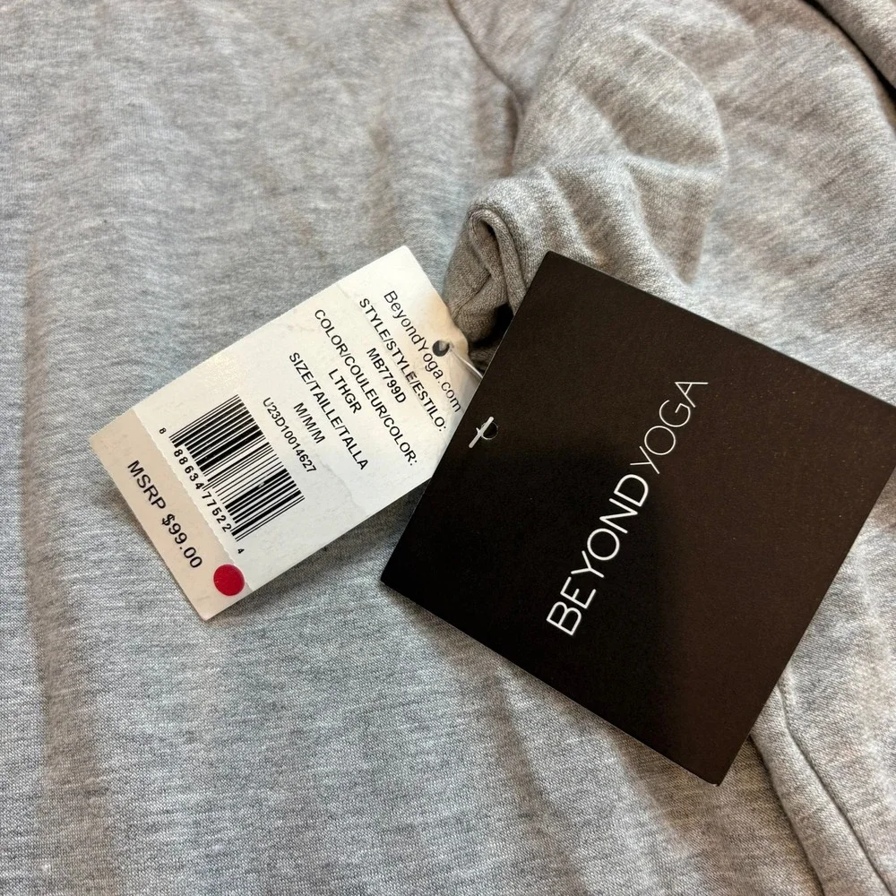 NWT Beyond Yoga Mens Medium Heather Gray Crewneck Sweatshirt Soft Lounge Comfort